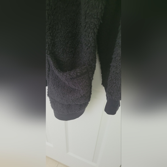 Lacey Chabert Marshmallow Chenille Cozy Cardigan - Picture 8 of 10